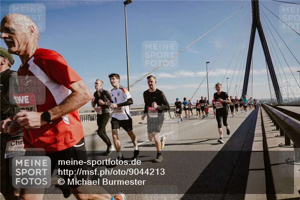 03.10.2025 - Köhlbrandbrückenlauf Michael Burmester http://msf.ph/oto/9044213 03.10.2025 12:25:56 Position 1 4995, 49900 meine-sportfotos.de