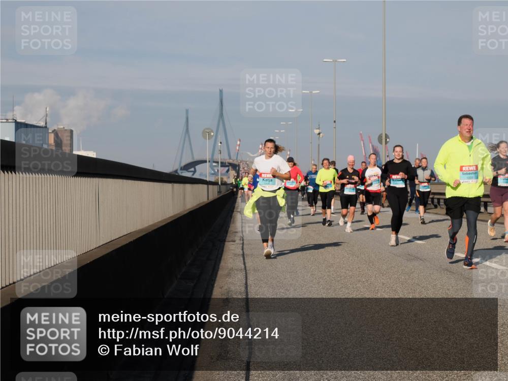 03.10.2025 - Köhlbrandbrückenlauf Fabian Wolf http://msf.ph/oto/9044214 03.10.2025 09:56:58 Position 3 1228, 1220 meine-sportfotos.de