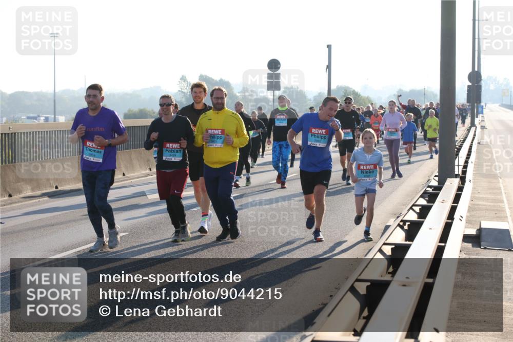 03.10.2025 - Köhlbrandbrückenlauf Lena Gebhardt http://msf.ph/oto/9044215 03.10.2025 09:27:08 Position 1 3429 meine-sportfotos.de