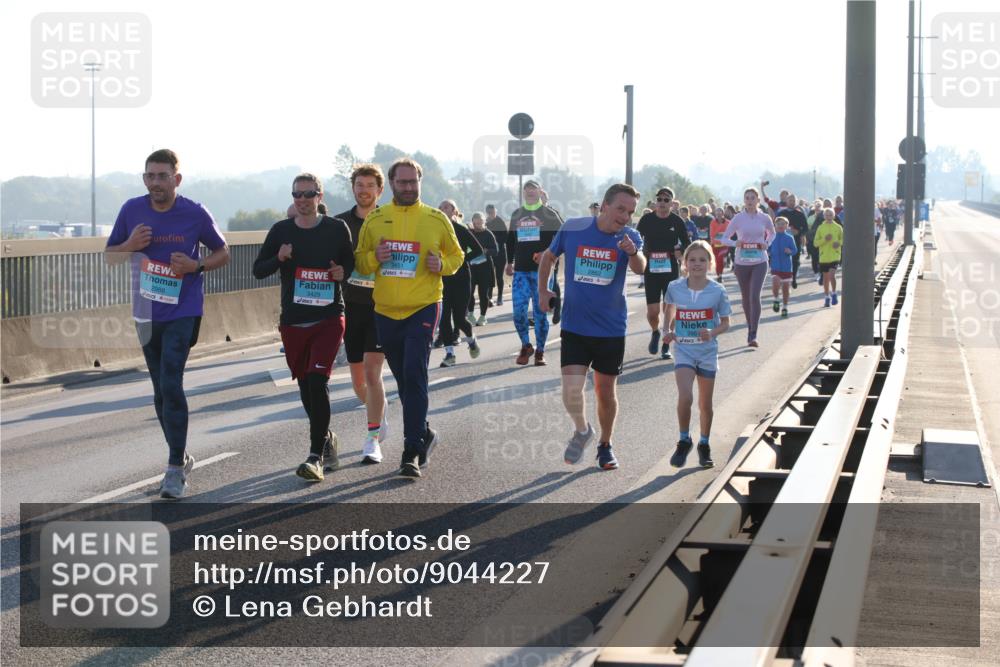 03.10.2025 - Köhlbrandbrückenlauf Lena Gebhardt http://msf.ph/oto/9044227 03.10.2025 09:27:08 Position 1 2988, 3429, 286 meine-sportfotos.de
