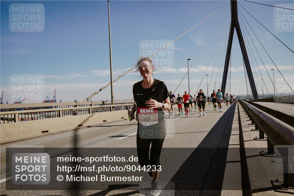 03.10.2025 - Köhlbrandbrückenlauf Michael Burmester http://msf.ph/oto/9044233 03.10.2025 12:25:57 Position 1 6721 meine-sportfotos.de