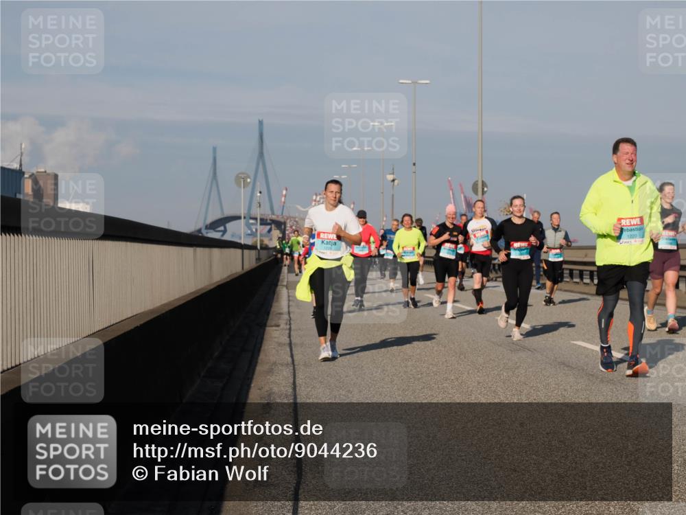 03.10.2025 - Köhlbrandbrückenlauf Fabian Wolf http://msf.ph/oto/9044236 03.10.2025 09:56:59 Position 3 1228, 1220 meine-sportfotos.de