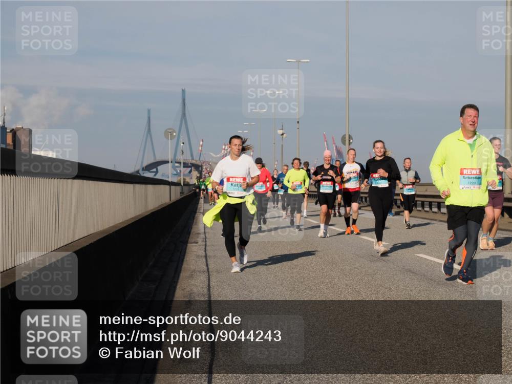 03.10.2025 - Köhlbrandbrückenlauf Fabian Wolf http://msf.ph/oto/9044243 03.10.2025 09:56:59 Position 3 1228, 1220 meine-sportfotos.de