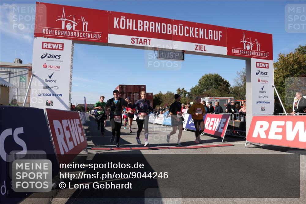 03.10.2025 - Köhlbrandbrückenlauf Lena Gebhardt http://msf.ph/oto/9044246 03.10.2025 13:19:41 Ziel 4981, 5047, 5148, 5647, 5648, 5650, 5838, 5931, 5975, 6382, 6383, 6509, 6600, 6776 meine-sportfotos.de