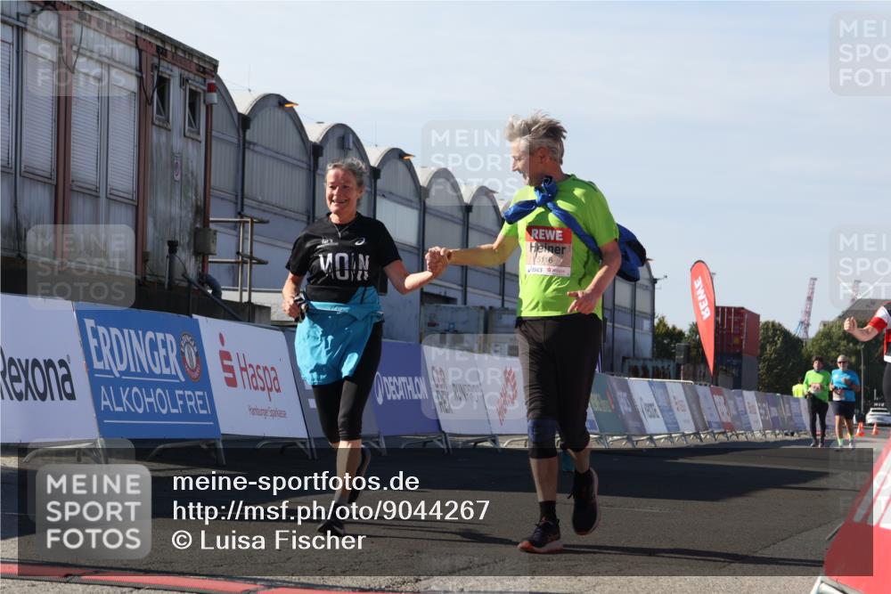 03.10.2025 - Köhlbrandbrückenlauf Luisa Fischer http://msf.ph/oto/9044267 03.10.2025 13:41:11 Ziel 5116, 5121, 5197, 5421, 6317, 6437 meine-sportfotos.de