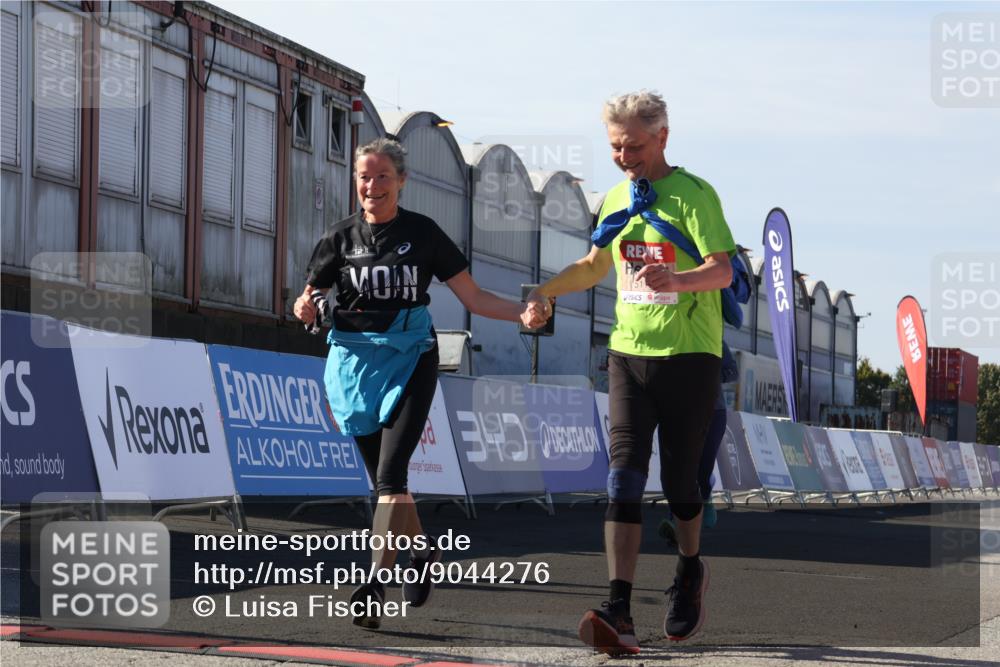 03.10.2025 - Köhlbrandbrückenlauf Luisa Fischer http://msf.ph/oto/9044276 03.10.2025 13:41:12 Ziel 5116, 5121, 5197, 5421, 6317, 6437 meine-sportfotos.de