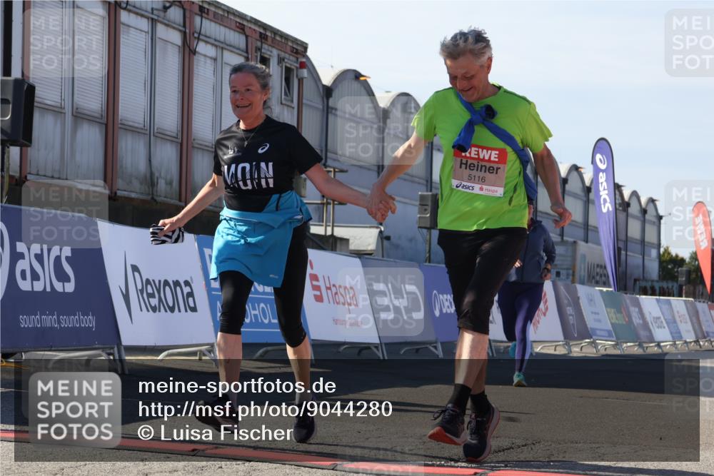 03.10.2025 - Köhlbrandbrückenlauf Luisa Fischer http://msf.ph/oto/9044280 03.10.2025 13:41:12 Ziel 5116, 5121, 5197, 5421, 6317, 6437 meine-sportfotos.de