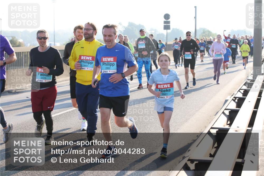 03.10.2025 - Köhlbrandbrückenlauf Lena Gebhardt http://msf.ph/oto/9044283 03.10.2025 09:27:10 Position 1 3429, 3451, 2862, 2861 meine-sportfotos.de