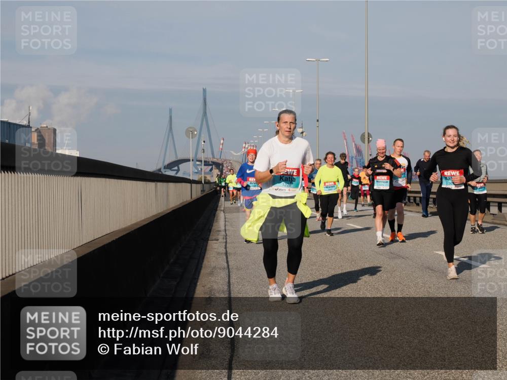03.10.2025 - Köhlbrandbrückenlauf Fabian Wolf http://msf.ph/oto/9044284 03.10.2025 09:57:01 Position 3 1228, 1272 meine-sportfotos.de