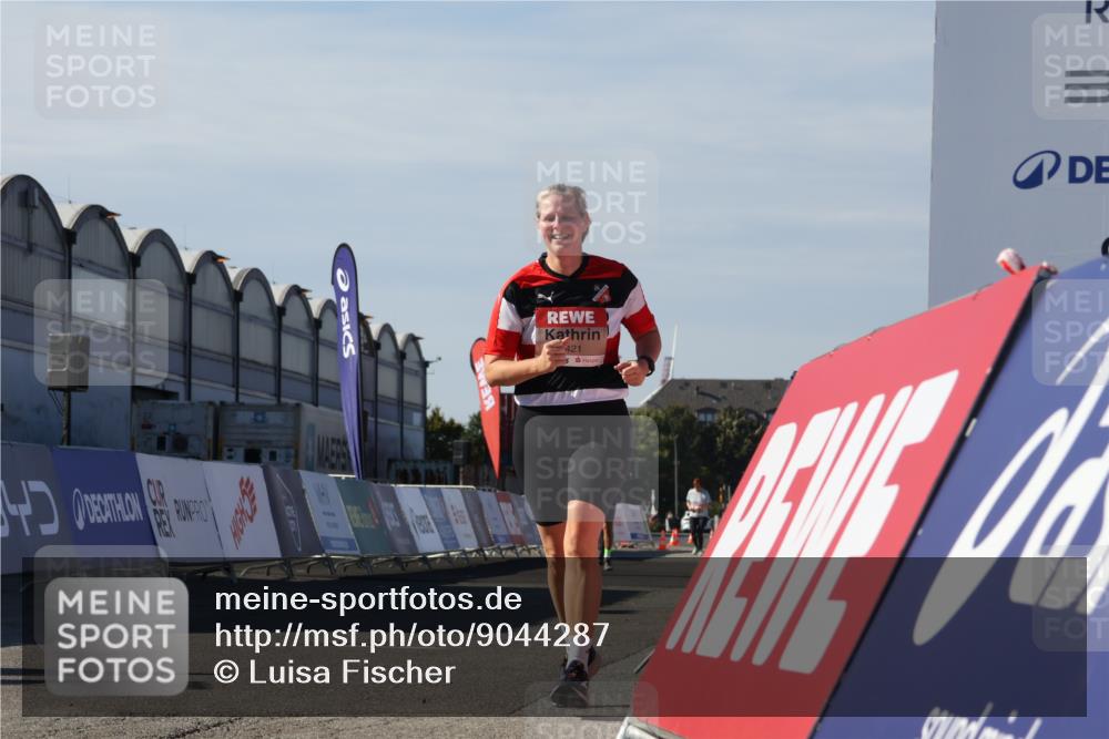 03.10.2025 - Köhlbrandbrückenlauf Luisa Fischer http://msf.ph/oto/9044287 03.10.2025 13:41:15 Ziel 5116, 5121, 5197, 5421, 6437 meine-sportfotos.de