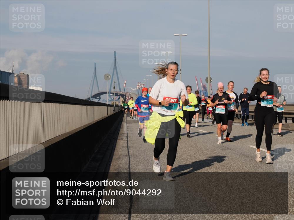 03.10.2025 - Köhlbrandbrückenlauf Fabian Wolf http://msf.ph/oto/9044292 03.10.2025 09:57:01 Position 3 1228 meine-sportfotos.de