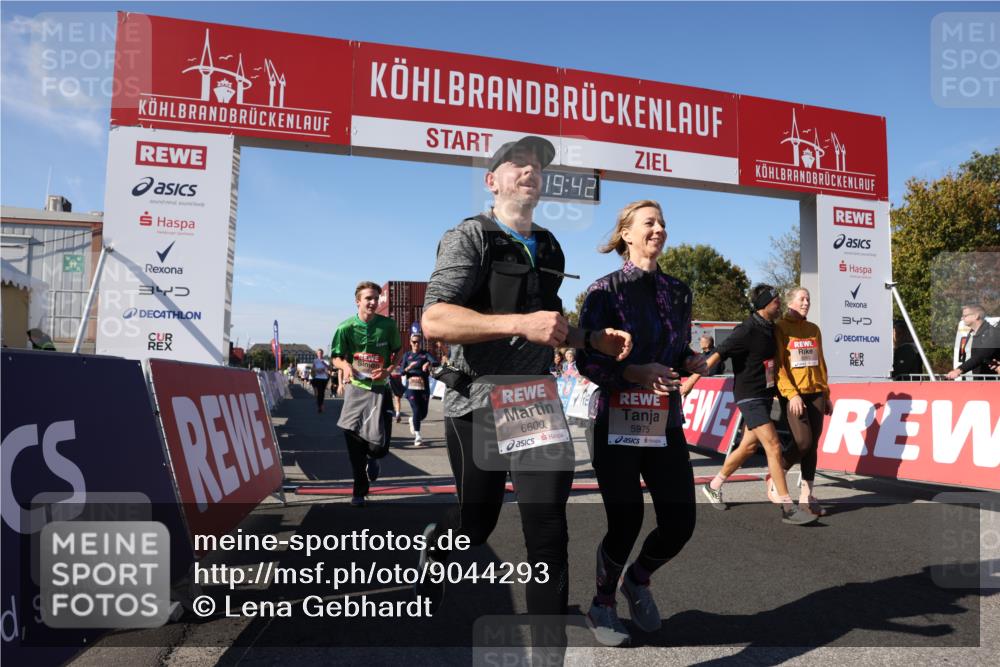 03.10.2025 - Köhlbrandbrückenlauf Lena Gebhardt http://msf.ph/oto/9044293 03.10.2025 13:19:42 Ziel 4981, 5047, 5148, 5647, 5648, 5650, 5838, 5931, 5975, 6382, 6383, 6509, 6600, 6660, 6730 meine-sportfotos.de