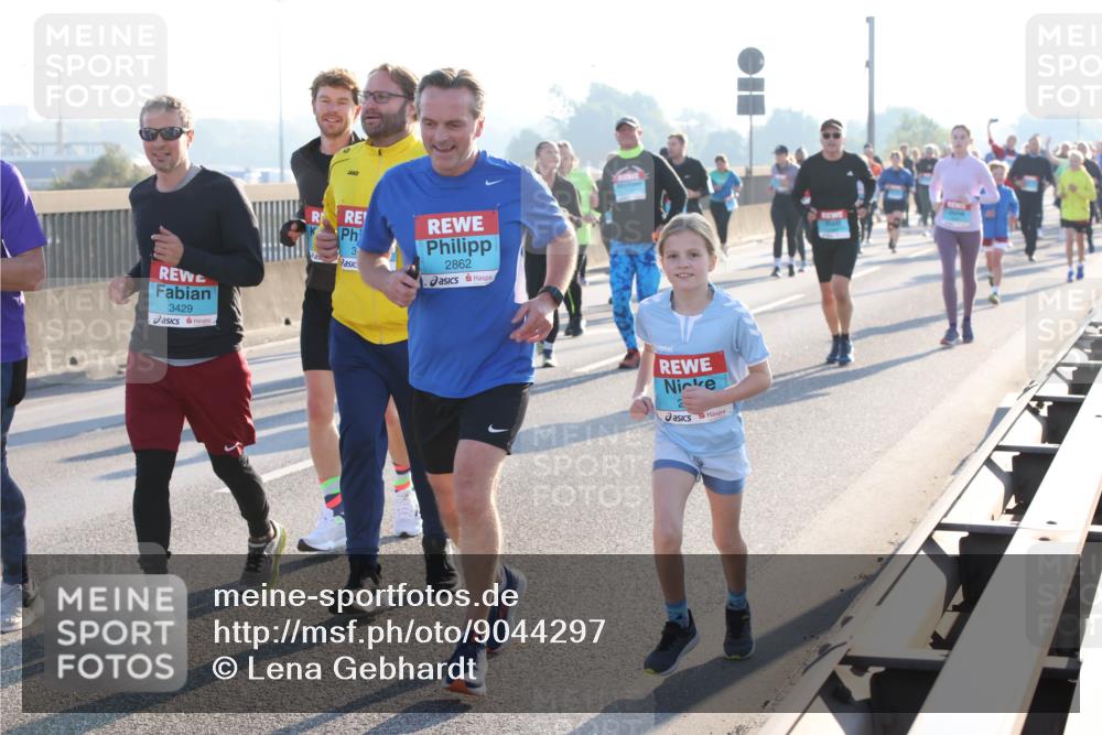 03.10.2025 - Köhlbrandbrückenlauf Lena Gebhardt http://msf.ph/oto/9044297 03.10.2025 09:27:10 Position 1 3429, 3, 2862 meine-sportfotos.de