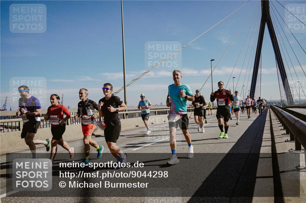 03.10.2025 - Köhlbrandbrückenlauf Michael Burmester http://msf.ph/oto/9044298 03.10.2025 12:26:02 Position 1  meine-sportfotos.de