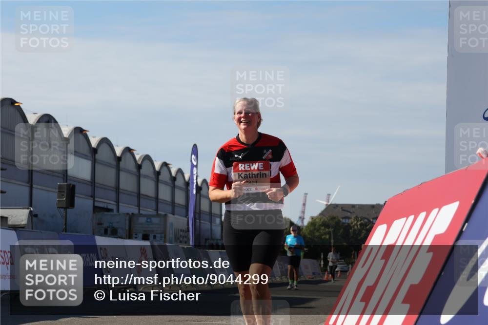 03.10.2025 - Köhlbrandbrückenlauf Luisa Fischer http://msf.ph/oto/9044299 03.10.2025 13:41:15 Ziel 5116, 5121, 5197, 5421, 6437 meine-sportfotos.de