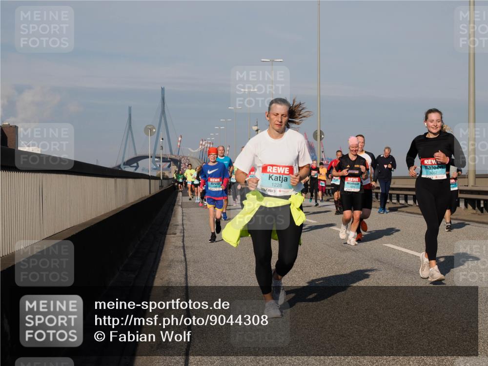03.10.2025 - Köhlbrandbrückenlauf Fabian Wolf http://msf.ph/oto/9044308 03.10.2025 09:57:01 Position 3 1228, 1272, 3057 meine-sportfotos.de