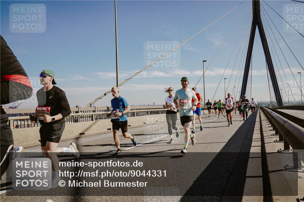 03.10.2025 - Köhlbrandbrückenlauf Michael Burmester http://msf.ph/oto/9044331 03.10.2025 12:26:04 Position 1  meine-sportfotos.de