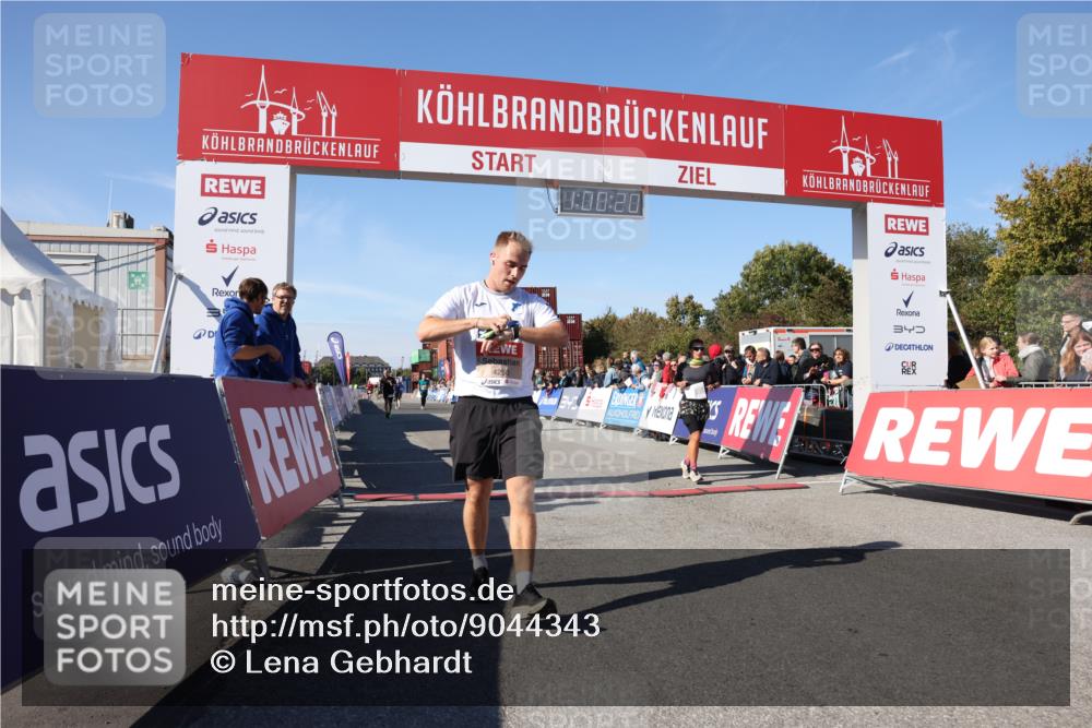 03.10.2025 - Köhlbrandbrückenlauf Lena Gebhardt http://msf.ph/oto/9044343 03.10.2025 13:00:20 Ziel 4020, 4192, 4250, 4275, 6097, 6203, 6236, 6707, 6714, 6760, 6798 meine-sportfotos.de