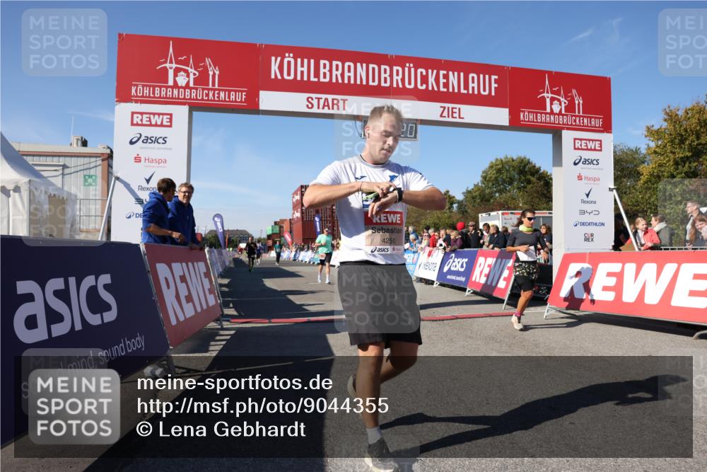 03.10.2025 - Köhlbrandbrückenlauf Lena Gebhardt http://msf.ph/oto/9044355 03.10.2025 13:00:21 Ziel 4020, 4163, 4192, 4250, 4275, 6203, 6236, 6707, 6714, 6760, 6798 meine-sportfotos.de