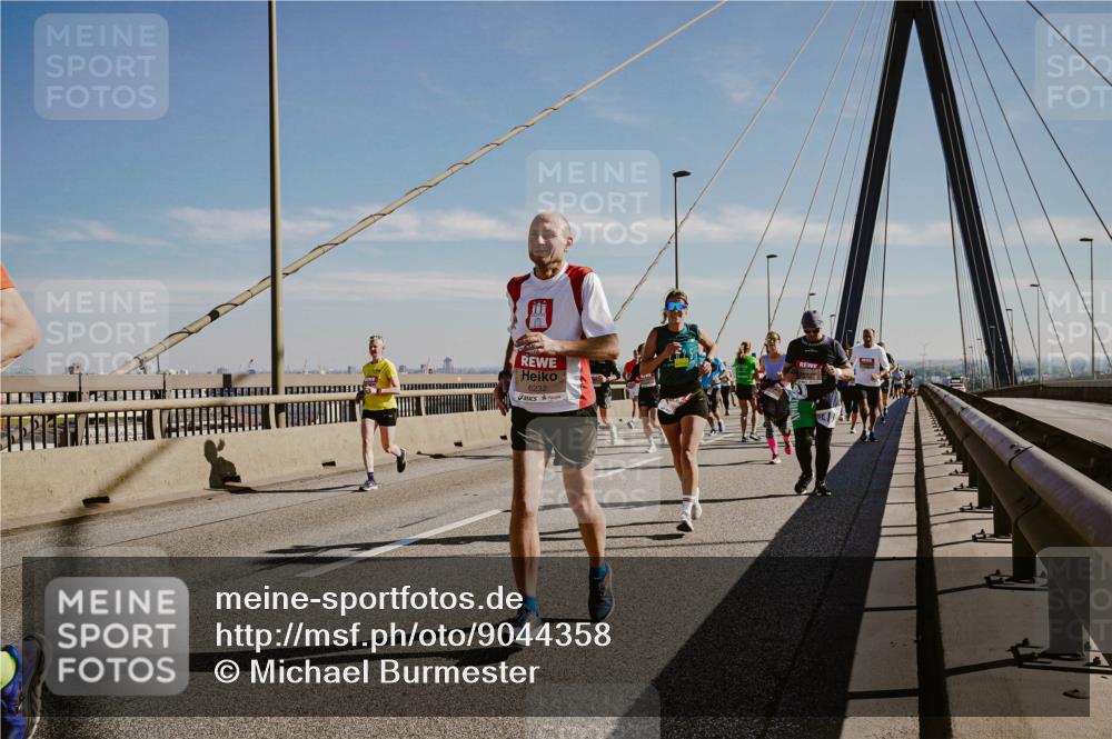 03.10.2025 - Köhlbrandbrückenlauf Michael Burmester http://msf.ph/oto/9044358 03.10.2025 12:26:06 Position 1 6232 meine-sportfotos.de