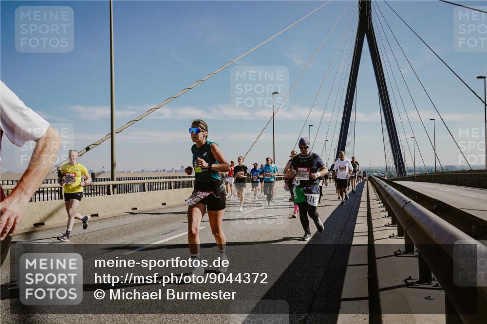 03.10.2025 - Köhlbrandbrückenlauf Michael Burmester http://msf.ph/oto/9044372 03.10.2025 12:26:07 Position 1  meine-sportfotos.de