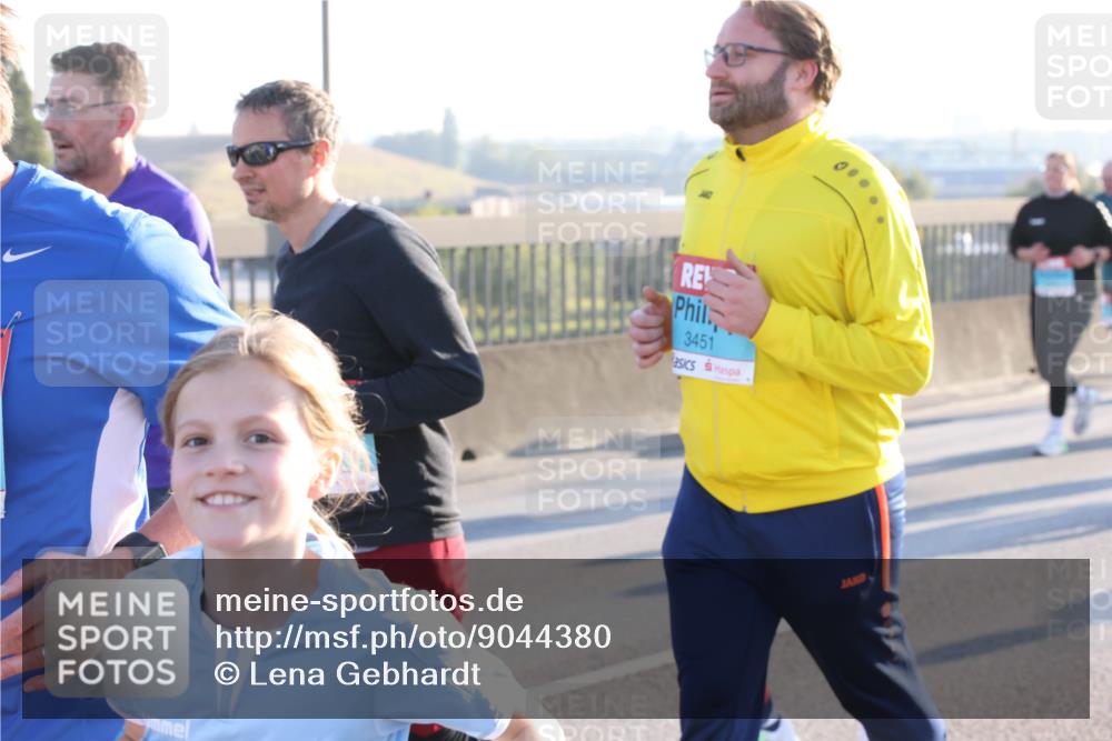 03.10.2025 - Köhlbrandbrückenlauf Lena Gebhardt http://msf.ph/oto/9044380 03.10.2025 09:27:11 Position 1 3451 meine-sportfotos.de