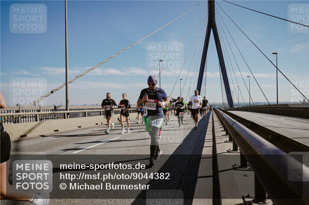 03.10.2025 - Köhlbrandbrückenlauf Michael Burmester http://msf.ph/oto/9044382 03.10.2025 12:26:08 Position 1  meine-sportfotos.de