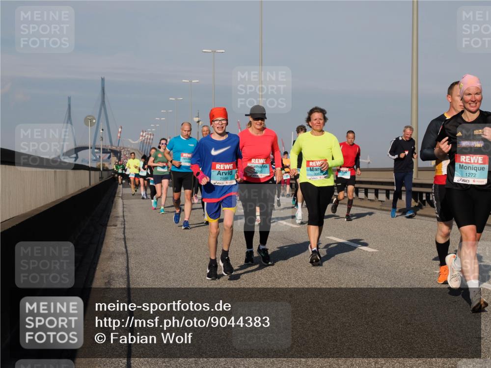 03.10.2025 - Köhlbrandbrückenlauf Fabian Wolf http://msf.ph/oto/9044383 03.10.2025 09:57:04 Position 3 2996, 3062, 1272 meine-sportfotos.de