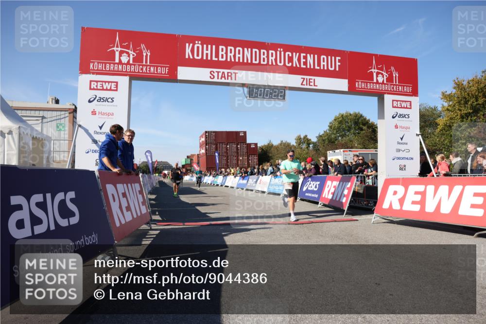 03.10.2025 - Köhlbrandbrückenlauf Lena Gebhardt http://msf.ph/oto/9044386 03.10.2025 13:00:23 Ziel 4163, 4250, 4275, 6236, 6490, 6707, 6714, 6760, 6798 meine-sportfotos.de