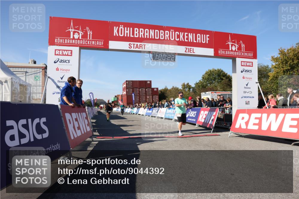 03.10.2025 - Köhlbrandbrückenlauf Lena Gebhardt http://msf.ph/oto/9044392 03.10.2025 13:00:23 Ziel 4163, 4250, 4275, 6236, 6490, 6707, 6714, 6760, 6798 meine-sportfotos.de