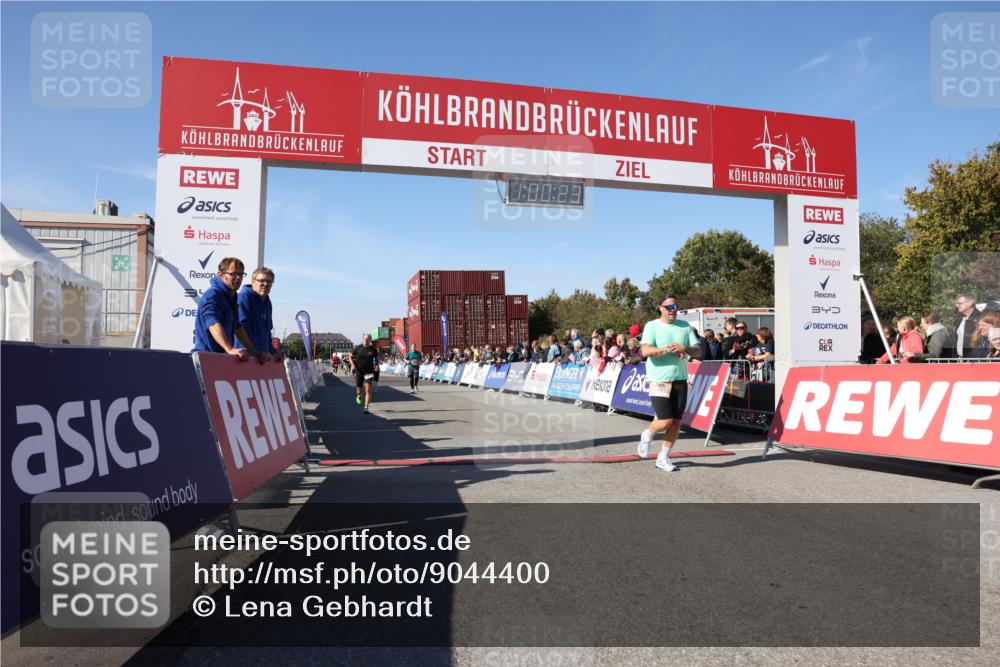 03.10.2025 - Köhlbrandbrückenlauf Lena Gebhardt http://msf.ph/oto/9044400 03.10.2025 13:00:23 Ziel 4163, 4250, 4275, 6236, 6490, 6707, 6714, 6760, 6798 meine-sportfotos.de