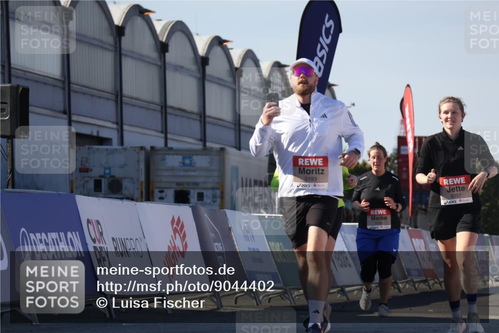 03.10.2025 - Köhlbrandbrückenlauf Luisa Fischer http://msf.ph/oto/9044402 03.10.2025 13:41:43 Ziel 4894, 5193, 5228, 5230, 5232, 5257 meine-sportfotos.de