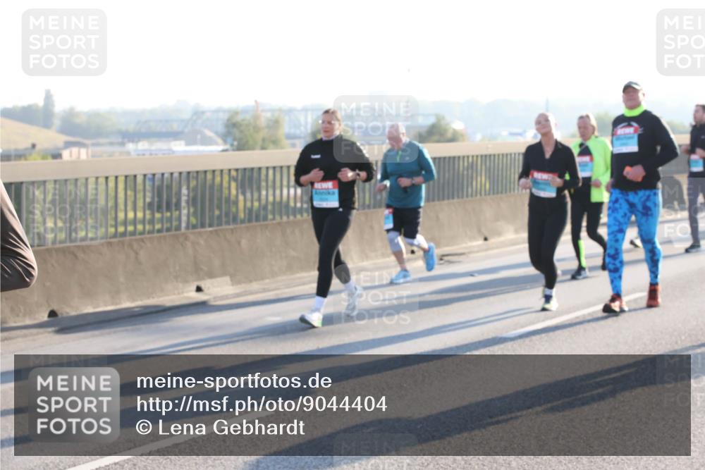 03.10.2025 - Köhlbrandbrückenlauf Lena Gebhardt http://msf.ph/oto/9044404 03.10.2025 09:27:12 Position 1  meine-sportfotos.de