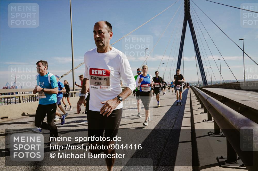 03.10.2025 - Köhlbrandbrückenlauf Michael Burmester http://msf.ph/oto/9044416 03.10.2025 12:26:11 Position 1 4386 meine-sportfotos.de