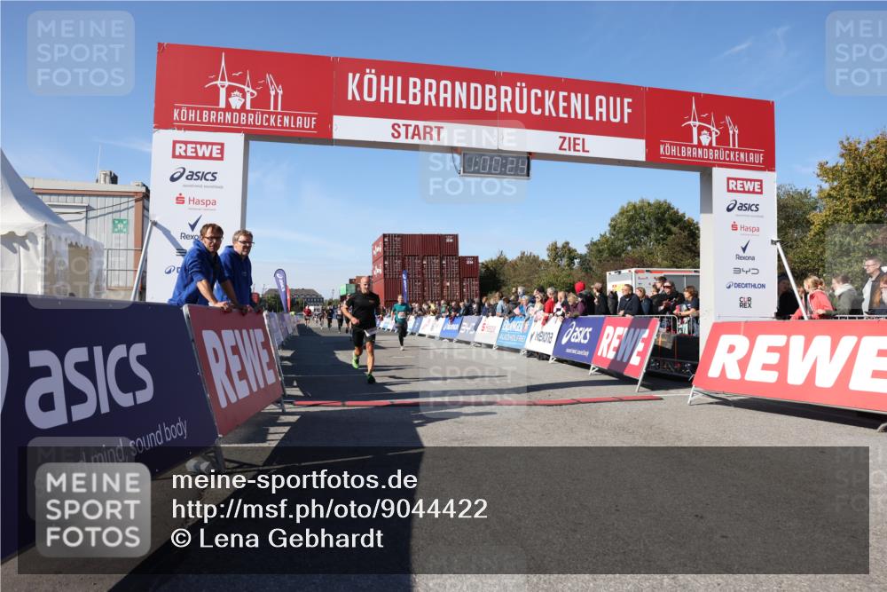 03.10.2025 - Köhlbrandbrückenlauf Lena Gebhardt http://msf.ph/oto/9044422 03.10.2025 13:00:25 Ziel 4163, 4172, 4250, 4275, 6236, 6490, 6707, 6714, 6760 meine-sportfotos.de