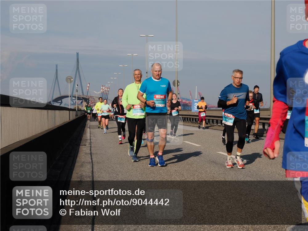 03.10.2025 - Köhlbrandbrückenlauf Fabian Wolf http://msf.ph/oto/9044442 03.10.2025 09:57:07 Position 3 1843, 3459, 193 meine-sportfotos.de
