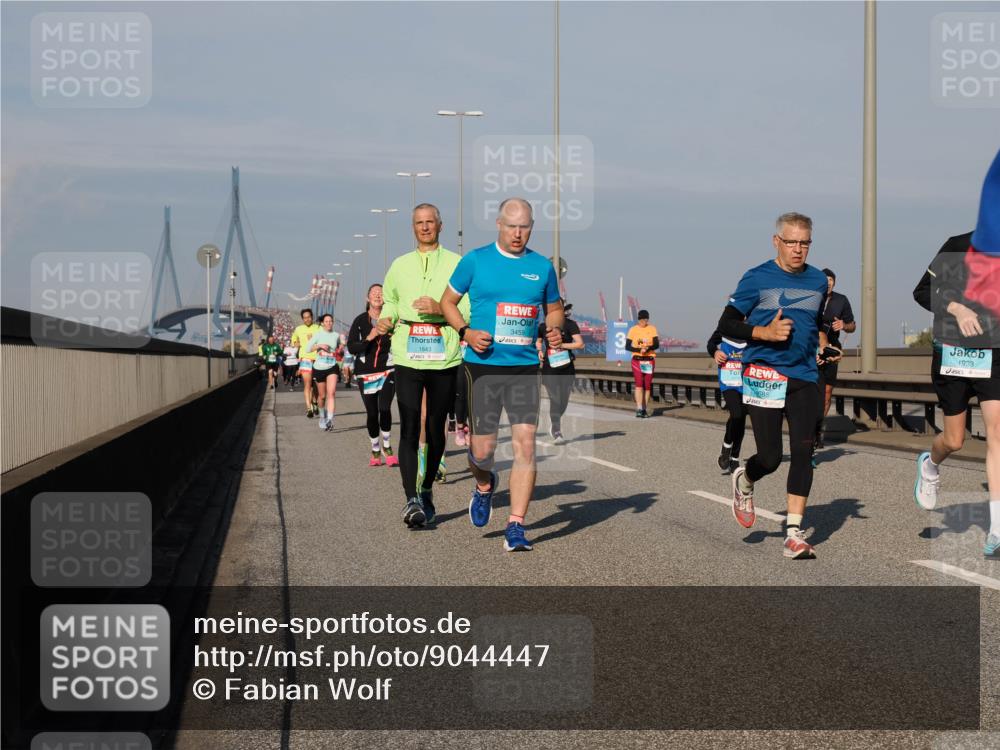03.10.2025 - Köhlbrandbrückenlauf Fabian Wolf http://msf.ph/oto/9044447 03.10.2025 09:57:07 Position 3 1843, 3459, 4685, 1933 meine-sportfotos.de