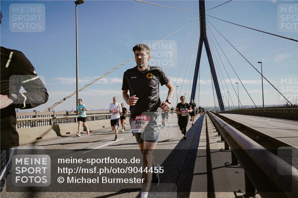03.10.2025 - Köhlbrandbrückenlauf Michael Burmester http://msf.ph/oto/9044455 03.10.2025 12:26:14 Position 1 5792 meine-sportfotos.de