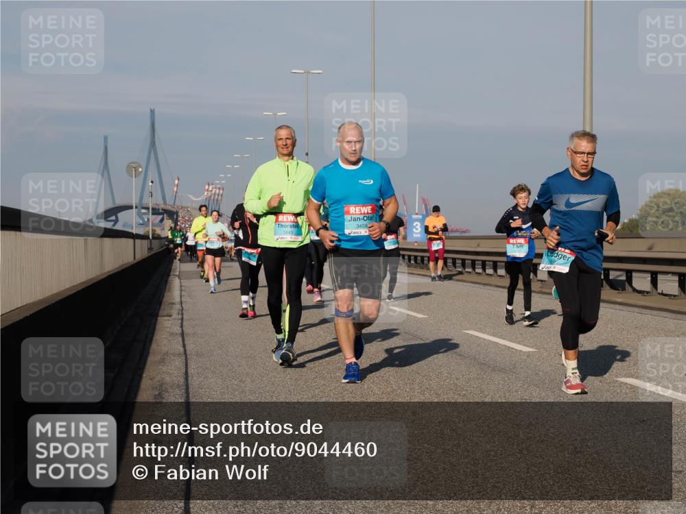 03.10.2025 - Köhlbrandbrückenlauf Fabian Wolf http://msf.ph/oto/9044460 03.10.2025 09:57:07 Position 3 1843, 3459, 3, 520, 50 meine-sportfotos.de