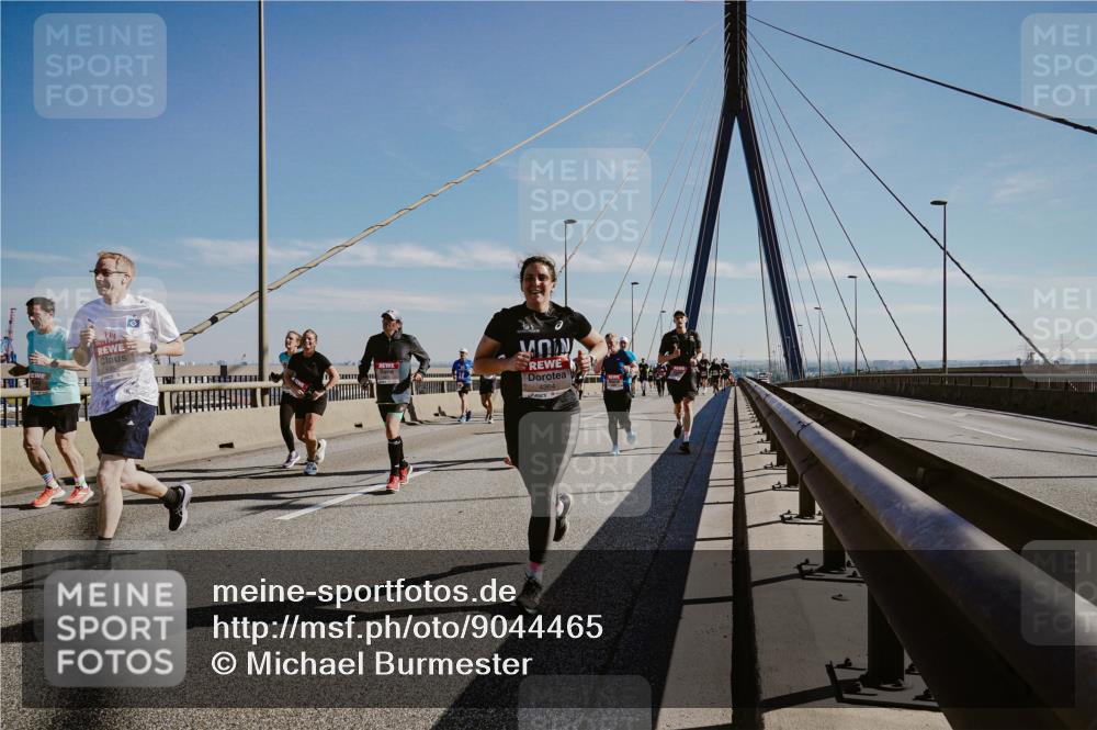 03.10.2025 - Köhlbrandbrückenlauf Michael Burmester http://msf.ph/oto/9044465 03.10.2025 12:26:15 Position 1  meine-sportfotos.de