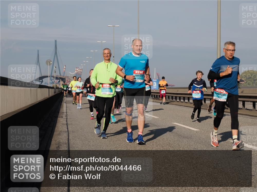 03.10.2025 - Köhlbrandbrückenlauf Fabian Wolf http://msf.ph/oto/9044466 03.10.2025 09:57:08 Position 3 1843, 3459, 3, 1685 meine-sportfotos.de