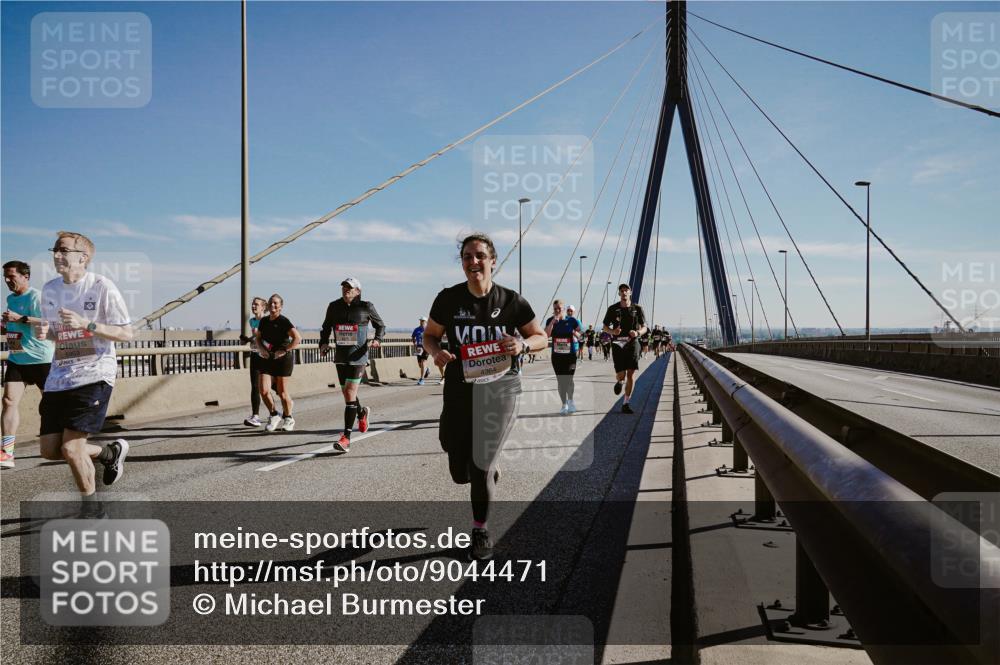 03.10.2025 - Köhlbrandbrückenlauf Michael Burmester http://msf.ph/oto/9044471 03.10.2025 12:26:15 Position 1  meine-sportfotos.de