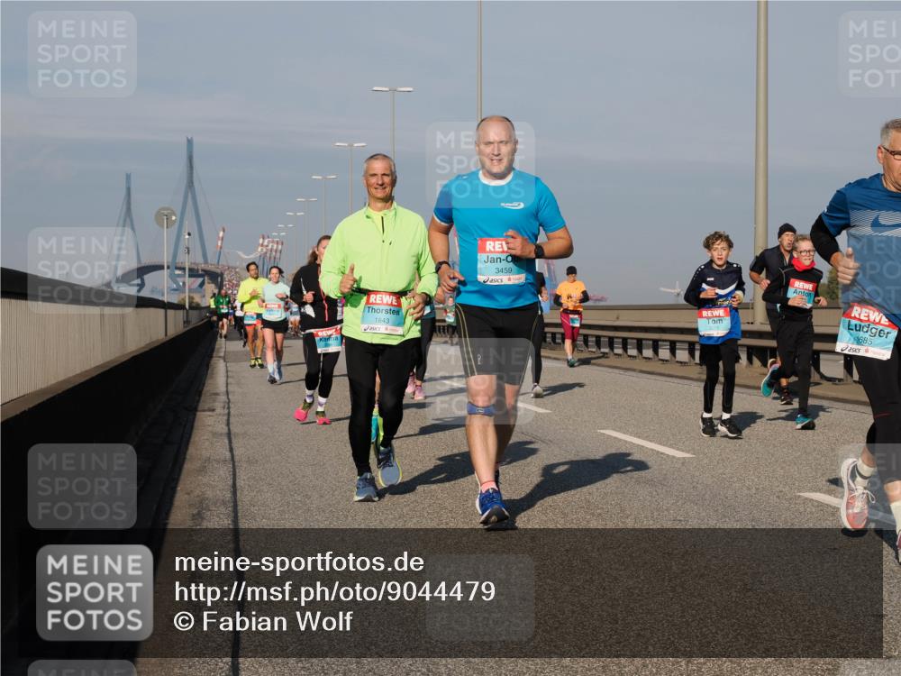 03.10.2025 - Köhlbrandbrückenlauf Fabian Wolf http://msf.ph/oto/9044479 03.10.2025 09:57:08 Position 3 1843, 3459, 1685 meine-sportfotos.de