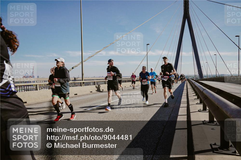 03.10.2025 - Köhlbrandbrückenlauf Michael Burmester http://msf.ph/oto/9044481 03.10.2025 12:26:16 Position 1  meine-sportfotos.de