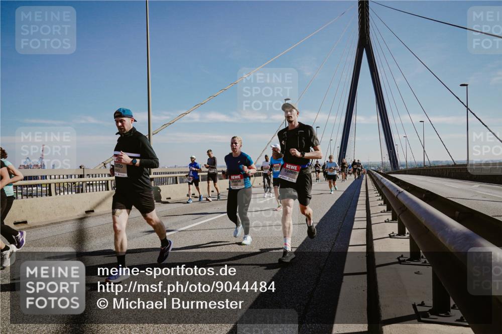 03.10.2025 - Köhlbrandbrückenlauf Michael Burmester http://msf.ph/oto/9044484 03.10.2025 12:26:17 Position 1  meine-sportfotos.de