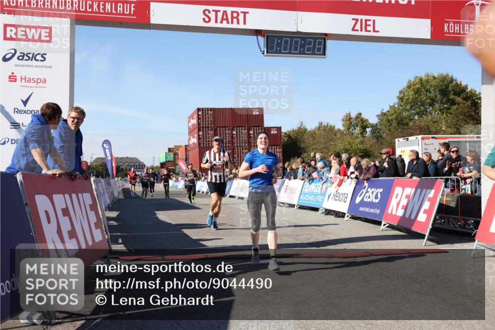 03.10.2025 - Köhlbrandbrückenlauf Lena Gebhardt http://msf.ph/oto/9044490 03.10.2025 13:00:28 Ziel 4163, 4172, 4250, 4275, 4622, 4850, 5664, 6236, 6490, 6707, 6714 meine-sportfotos.de