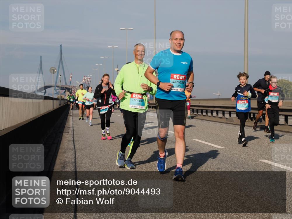 03.10.2025 - Köhlbrandbrückenlauf Fabian Wolf http://msf.ph/oto/9044493 03.10.2025 09:57:09 Position 3 1843, 3459 meine-sportfotos.de