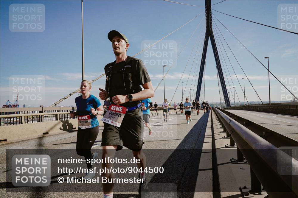 03.10.2025 - Köhlbrandbrückenlauf Michael Burmester http://msf.ph/oto/9044500 03.10.2025 12:26:18 Position 1 4381, 5617 meine-sportfotos.de
