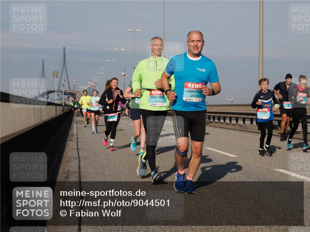03.10.2025 - Köhlbrandbrückenlauf Fabian Wolf http://msf.ph/oto/9044501 03.10.2025 09:57:09 Position 3 1843, 3459 meine-sportfotos.de
