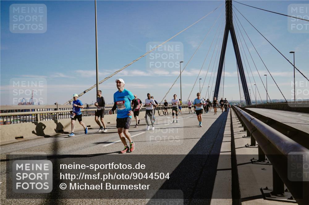 03.10.2025 - Köhlbrandbrückenlauf Michael Burmester http://msf.ph/oto/9044504 03.10.2025 12:26:18 Position 1  meine-sportfotos.de